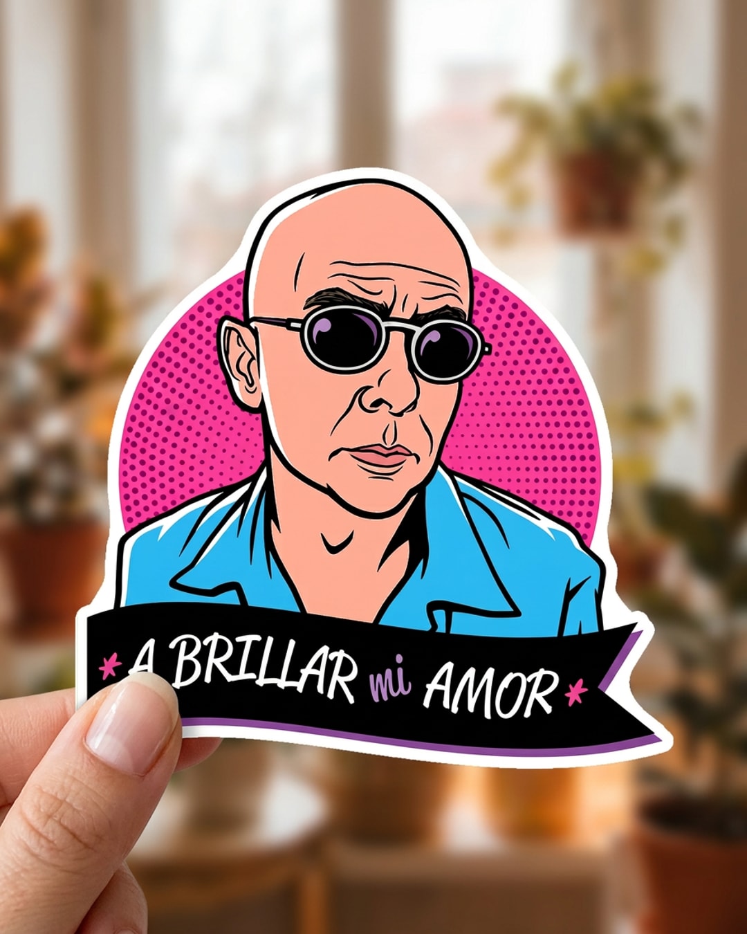 Pegatina Indio Solari A Brillar mi Amor sostenida en la mano, a tamaño real