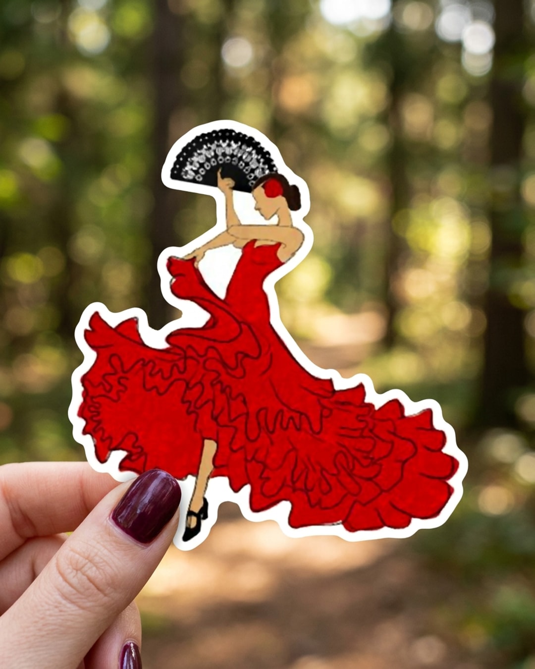 Pegatina Bailaora de Flamenco con Vestido Rojo y Abanico sostenida en la mano, a tamaño real